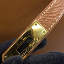 Load image into Gallery viewer, HERMES Kelly Sellier Gold Courchevel Size 32