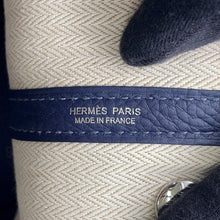 将图像加载到图库查看器中,HERMES Neo Garden Blue Nuit Negonda Leather Size 23