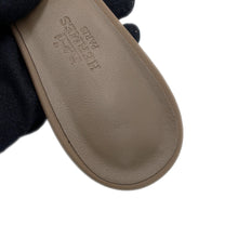 Load image into Gallery viewer, HERMES Oazis Sandals Etoupe Epsom Size 37