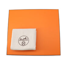 Load image into Gallery viewer, HERMES Lindy Gold Taurillon Clemence Size 26