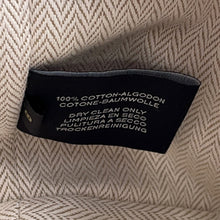 将图像加载到图库查看器中,HERMES Brid a Black Hibiscus Canvas Size PM