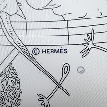 Load image into Gallery viewer, HERMES Carre HERMES Flagship HERMES FLAGSHIP Size 90 White Silk100%