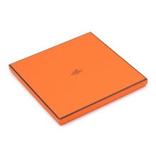 Load image into Gallery viewer, HERMES Carre HERMES Flagship HERMES FLAGSHIP Size 90 White Silk100%