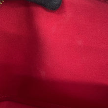将图像加载到图库查看器中,LOUIS VUITTON Alma Pomme D'amourM91593 Monogram Vernis Leather Rayures Size BB