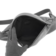 将图像加载到图库查看器中,LOUIS VUITTON Discovery・Bumbag NoirM44388 Monogram Shadow