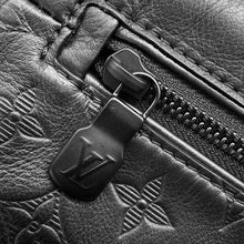 将图像加载到图库查看器中,LOUIS VUITTON Discovery・Bumbag NoirM44388 Monogram Shadow