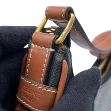 将图像加载到图库查看器中,CELINE Triomphe Mini Ava Shoulder Tan10I602DS1 PVC Leather