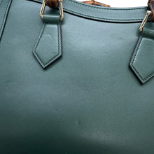 Load image into Gallery viewer, GUCCI Diana Bamboo Tote Medium Green853226 Leather
