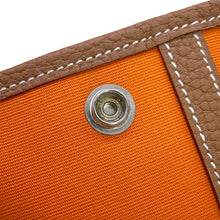 将图像加载到图库查看器中,HERMES Neo Garden Feu/Gold Toile Officier Negonda Leather Size 23