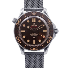 Load image into Gallery viewer, OMEGA Seamaster Diver300 Co-Axial Master Chronometer 007 W42mm TI Brown Dial210.90.42.20.01.001