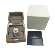 Load image into Gallery viewer, GIRARD-PERREGAUX Laureato Chronograph Stainless Steel Silver Dial81020-11-131-11A