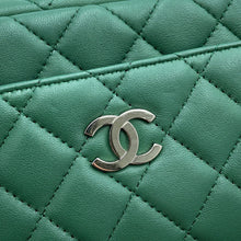 Load image into Gallery viewer, CHANEL Matelasse ChainShoulder Bag GreenA91796 Lambskin