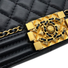 Load image into Gallery viewer, CHANEL Boy Chanel BlackA67086 Caviar Leather Size 25