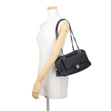 将图像加载到图库查看器中,CHANEL Matelasse CC Logo Shoulder Bag Black Caviar Leather