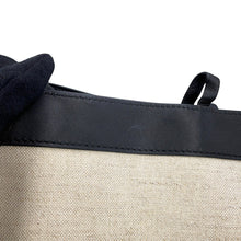 Load image into Gallery viewer, Ferragamo Studio Handbag Black211101 Raffia