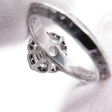 Load image into Gallery viewer, GRAFF Starflower Diamond Ring Size Approximately No. 9 18K White Gold