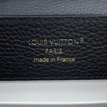 Load image into Gallery viewer, LOUIS VUITTON Capucines Noir/Pearl WhiteM29602 Taurillon Leather Size BB