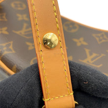 将图像加载到图库查看器中,LOUIS VUITTON loop BeigeM81098 Monogram