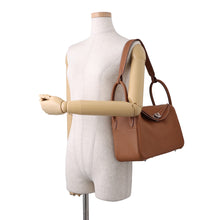 Load image into Gallery viewer, HERMES Lindy Gold Taurillon Clemence Size 26