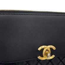 Load image into Gallery viewer, CHANEL CC Logo Matelasse Waist Bag Black Leather Tweed