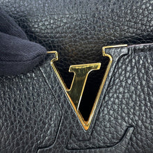 Load image into Gallery viewer, LOUIS VUITTON Capucines NoirM48864 Taurillon Leather Size MM