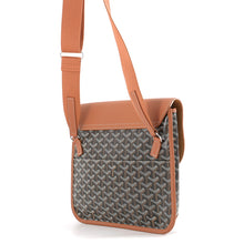 Load image into Gallery viewer, GOYARD Crucier Messenger Bag Black/TanCOURSIMMLTY01CL03P PVC Leather