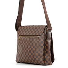 将图像加载到图库查看器中,LOUIS VUITTON District BrownN41212 Damier Ebene Canvas Size MM