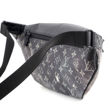 将图像加载到图库查看器中,LOUIS VUITTON Discovery・Bumbag NoirM44444 Monogram / Galaxy