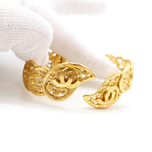 Load image into Gallery viewer, CHANEL CC Logo Bracelet Gold Metal