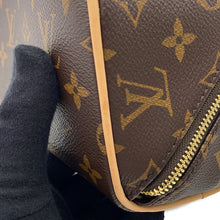Load image into Gallery viewer, LOUIS VUITTON Toiletries/Bag BeigeM11750 Monogram