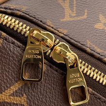 Load image into Gallery viewer, LOUIS VUITTON Toiletries/Bag BeigeM11750 Monogram