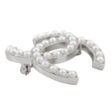 Load image into Gallery viewer, CHANEL CC Logo Brooch Silver/White Metal Faux Pearl