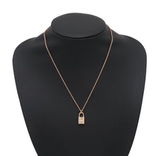 Load image into Gallery viewer, HERMES Amulette Kelly PendantH121332B 00 18K Pink Gold