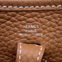 将图像加载到图库查看器中,HERMES Evelyne Short Gold Taurillon Clemence Size TPM