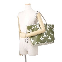 将图像加载到图库查看器中,LOUIS VUITTON Neverfull Khaki/Beige/WhiteM44568 Monogram / Giant Size MM