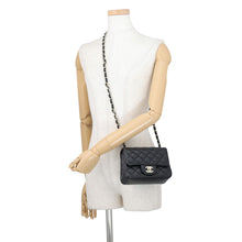 将图像加载到图库查看器中,CHANEL Mini Classic Handbag BlackA35200 Lambskin Size Mini