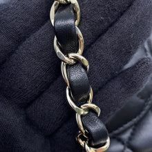 将图像加载到图库查看器中,CHANEL Mini Classic Handbag BlackA35200 Lambskin Size Mini
