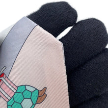 将图像加载到图库查看器中,HERMES Twilly Flying Carre Carres Volants Gris Perle/Rose Pearl Silk100%