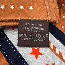 将图像加载到图库查看器中,HERMES Carre Géant Court Harness Bandana Harnais De Cour Bandana Size 140 Noisette/Gripelle Cashmere70% Silk30%