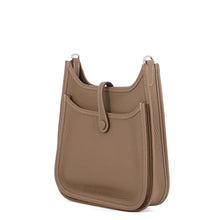 Load image into Gallery viewer, HERMES Evelyne3 Etoupe Taurillon Clemence Size 23