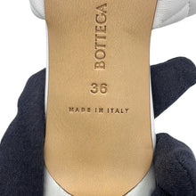 将图像加载到图库查看器中,Bottega Veneta Quilted Padded Mules White729764VBRR09122 Leather Size 36