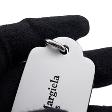 将图像加载到图库查看器中,Maison Margiela 4-Stitch Tag Key Ring White/Black Metal Leather