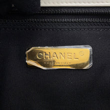 将图像加载到图库查看器中,CHANEL CHANEL 19 Dixneuf Matelasse Shoulder Bag WhiteAS1161-B07327-10601 Lambskin Size Large