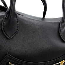 Load image into Gallery viewer, CELINE Smile New Luggage Black123693GW2.38NO Lambskin Size Medium
