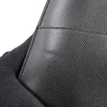 将图像加载到图库查看器中,HERMES White Bass Black Courchevel Size PM
