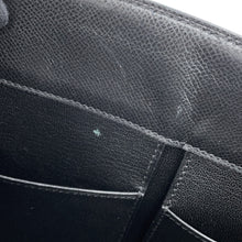 将图像加载到图库查看器中,HERMES White Bass Black Courchevel Size PM