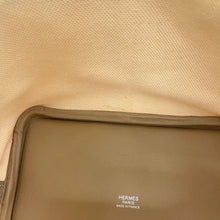 Load image into Gallery viewer, HERMES Picotin Lock Cargo Ecru/Etoupe Towar Goeran Swift Leather Size PM