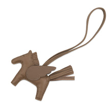 Load image into Gallery viewer, HERMES Rodeo Pegasus Etoupe Lambskin Swift Leather Size PM