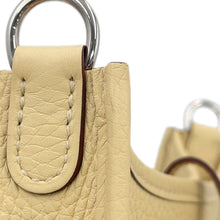Load image into Gallery viewer, HERMES Evelyne Shorts Amazon Vanille Taurillon Clemence Size TPM