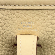 Load image into Gallery viewer, HERMES Evelyne Shorts Amazon Vanille Taurillon Clemence Size TPM